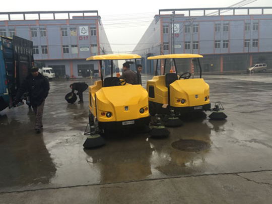 電動(dòng)清掃車可以在哪些場(chǎng)合下使用